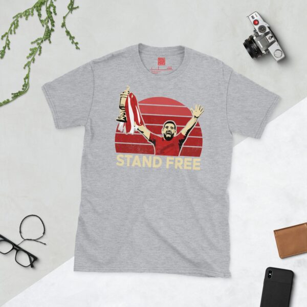 Aberdeen FC Scottish Cup Winners T-Shirt in Sports Grey – Graeme Shinnie Lifting Trophy with "STAND FREE" Text