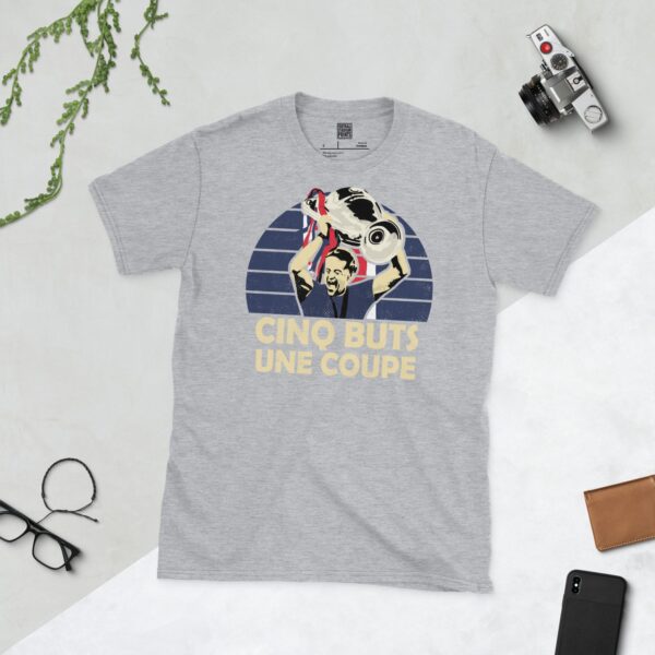 Luis Enrique PSG Trophy Lift T-Shirt in Sports grey – 2025 UCL Final with "Cinq Buts, Une Coupe" Text